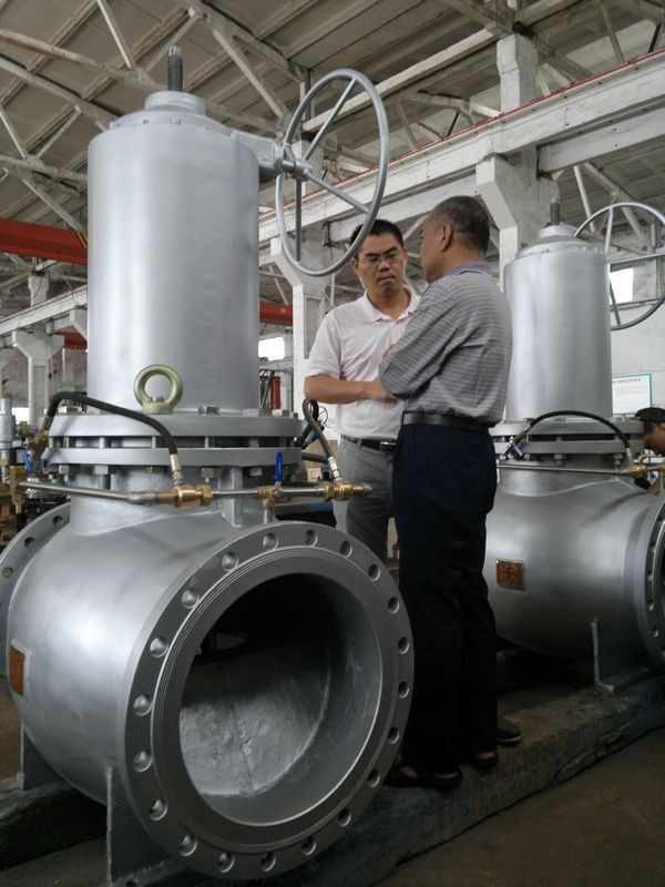 向家壩水電站工程師與時代中基工程師進行技術交流 向家壩水電站工程師與時代中基工程師進行技術交流